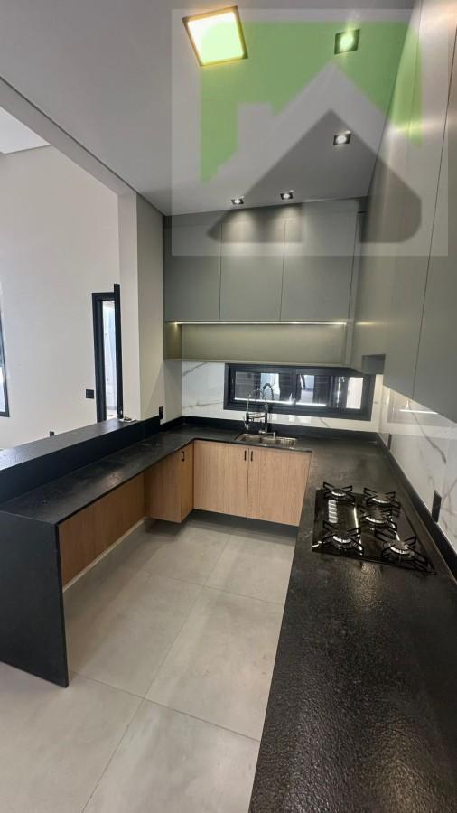 Casa à venda com 3 quartos, 104m² - Foto 1