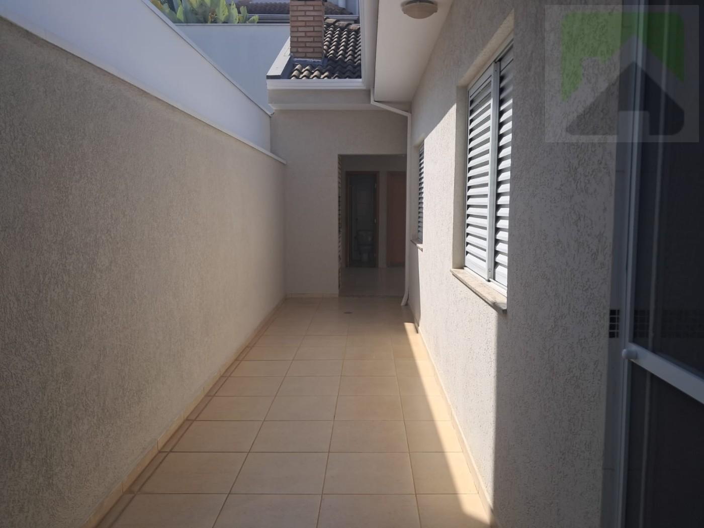 Casa de Condomínio para alugar com 4 quartos, 218m² - Foto 4