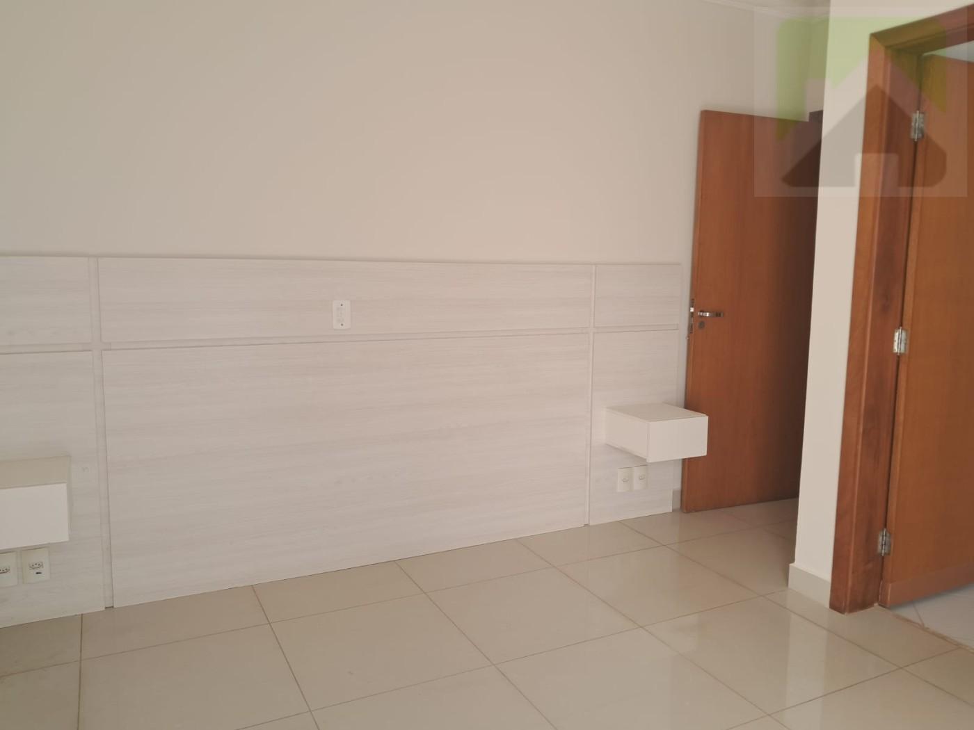 Casa de Condomínio para alugar com 4 quartos, 218m² - Foto 8