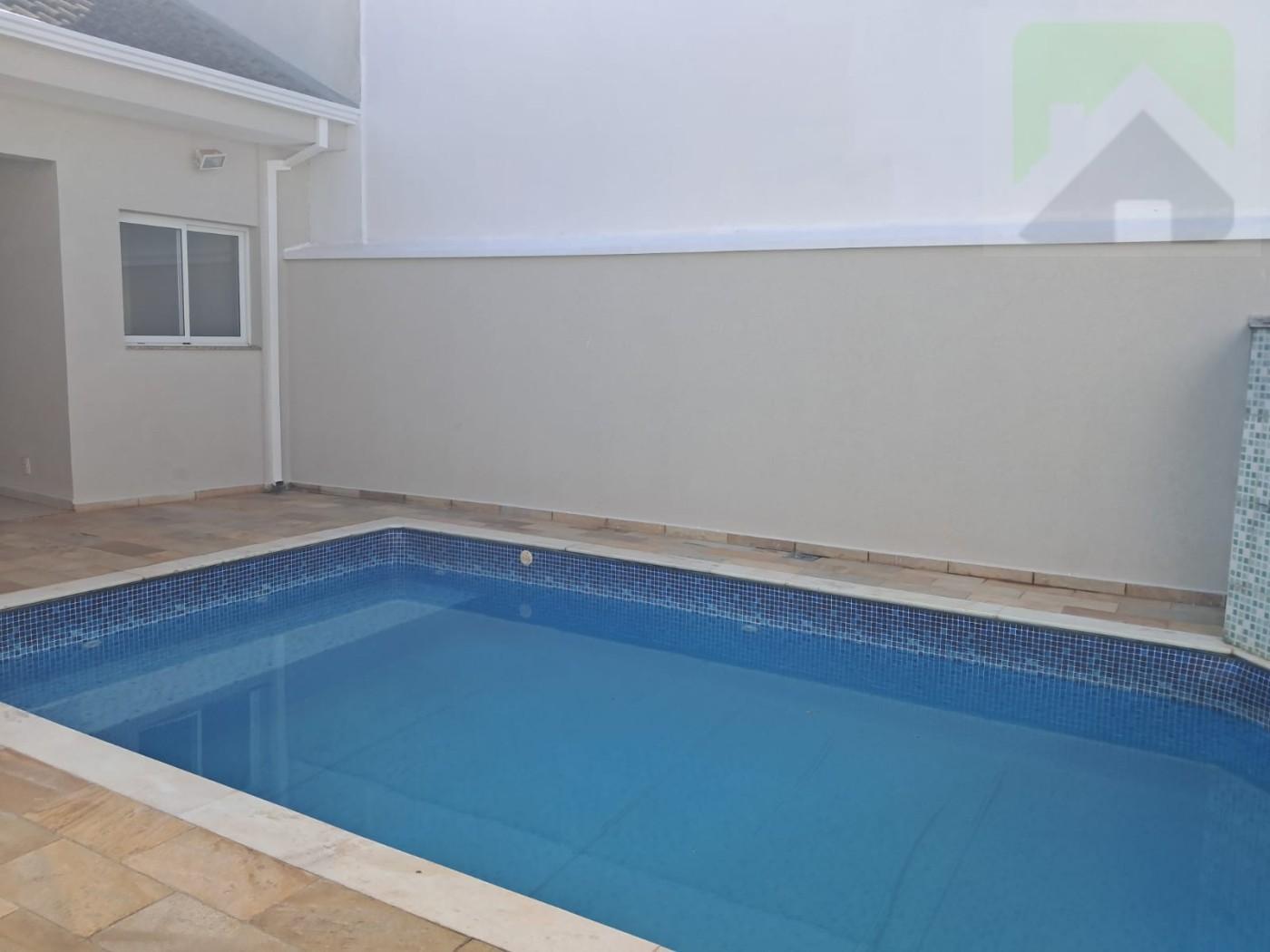 Casa de Condomínio para alugar com 4 quartos, 218m² - Foto 1